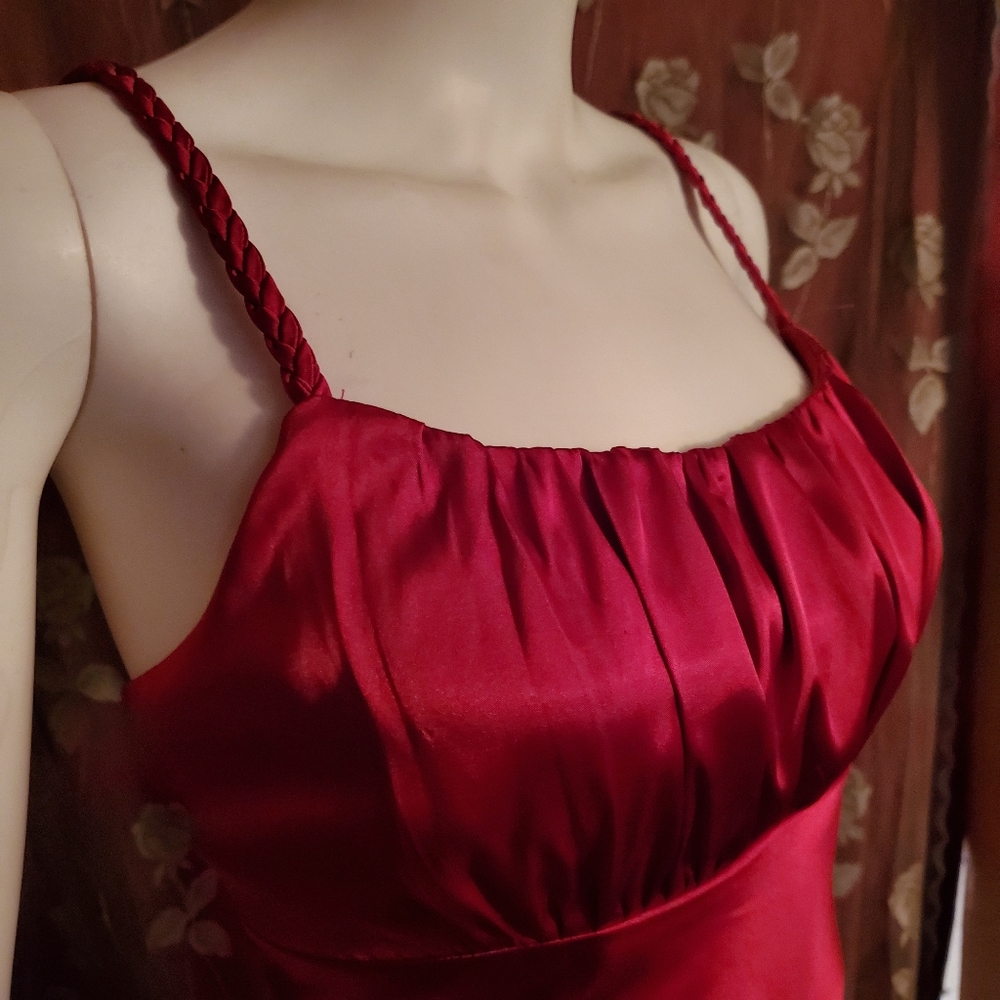 ❤Beautiful Deep Red Silk Top❤ - Picture 3 of 7